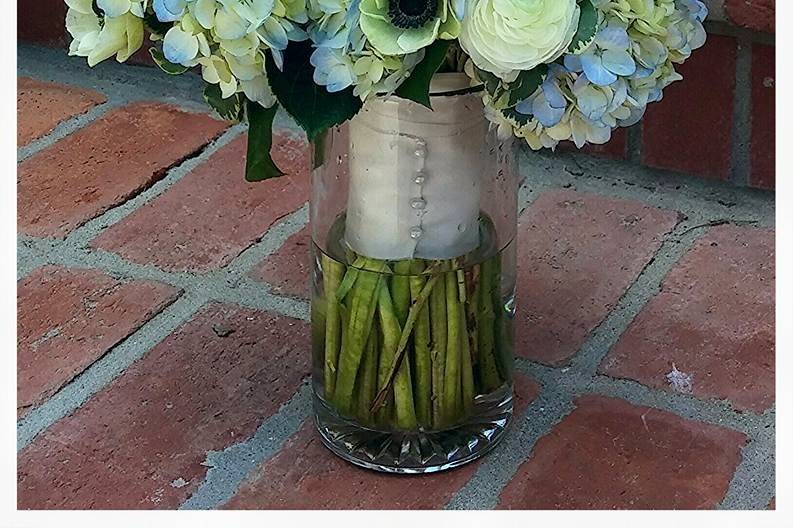 Floral table centerpieces