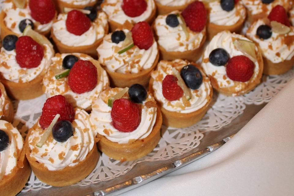 Fruit cheesecakes