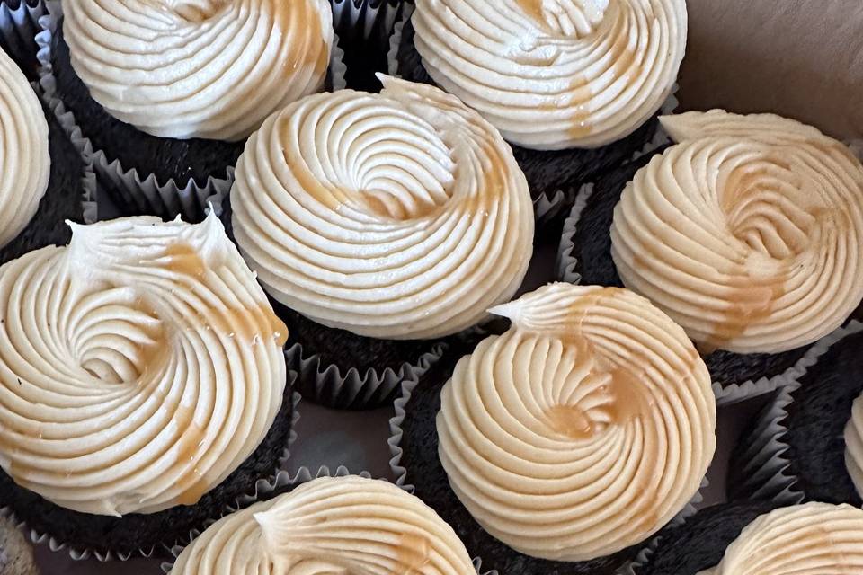 Chocolate caramel cupcakes