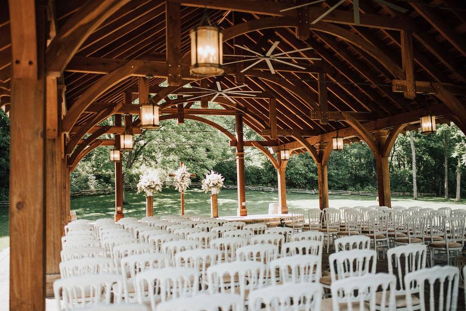 Simple & Elegant Ceremony