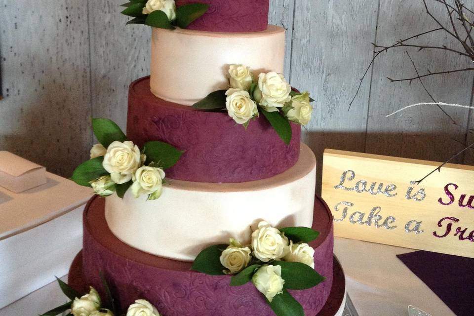 Flowers on your tiered cake