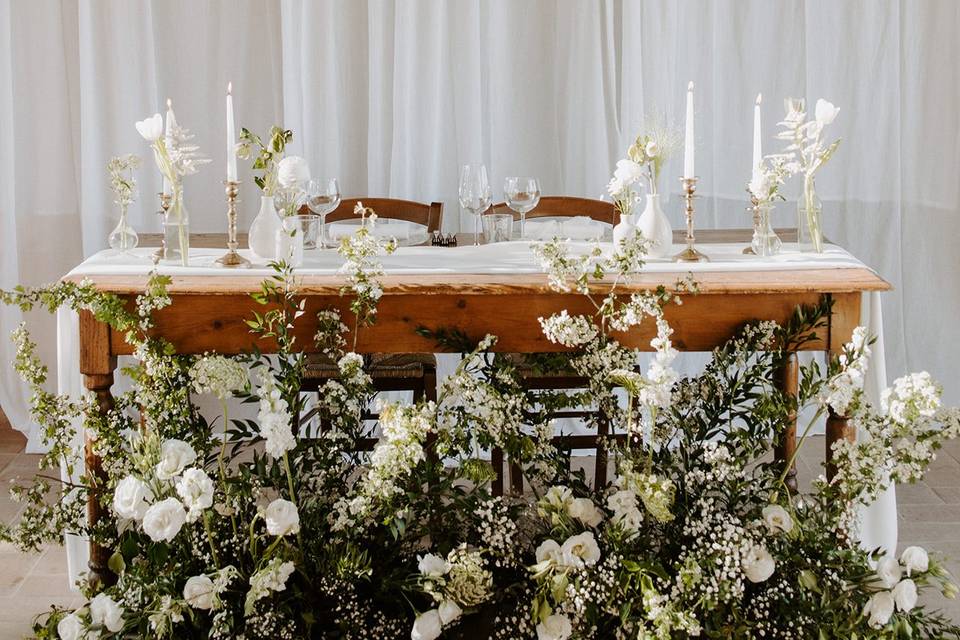 Sweetheart table decor