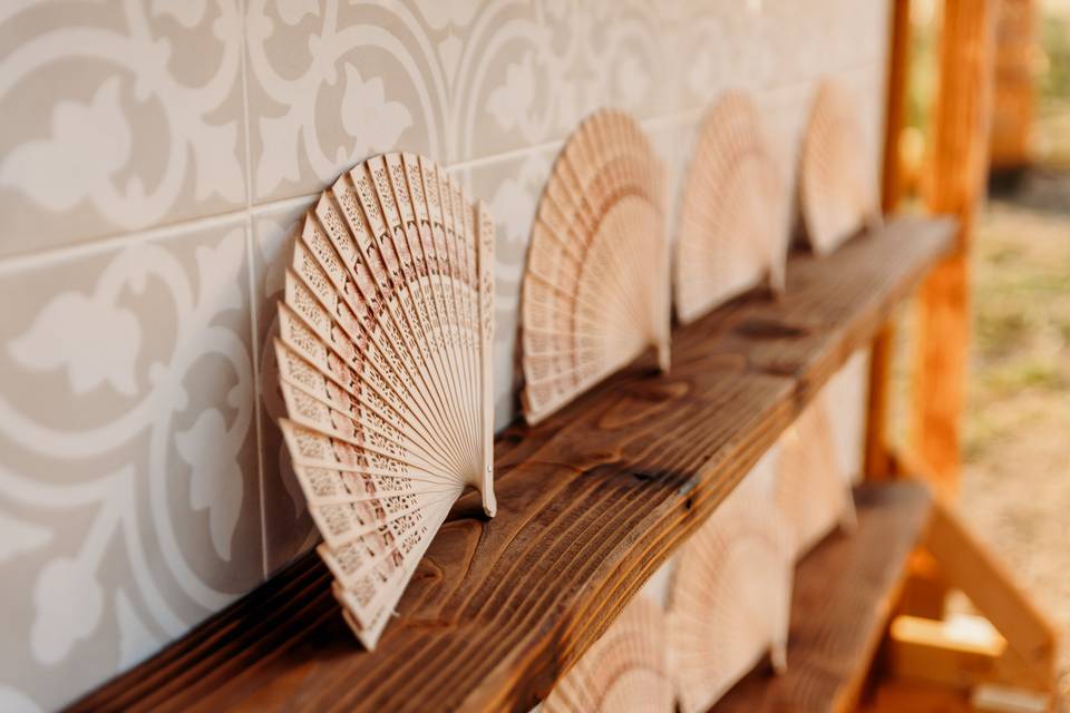 Gift wall fans