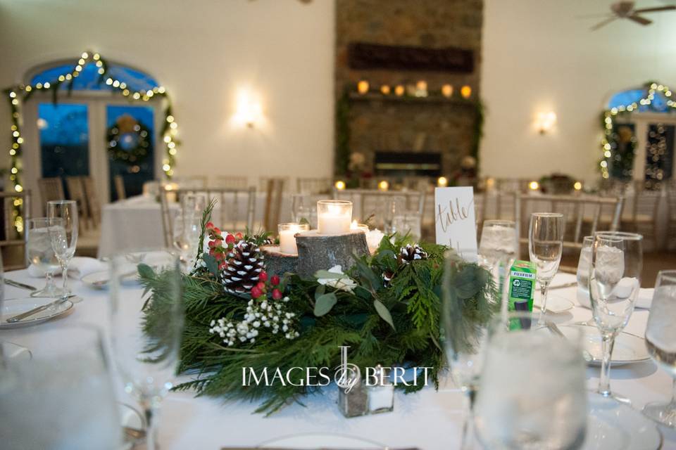 Table setting and centerpiece