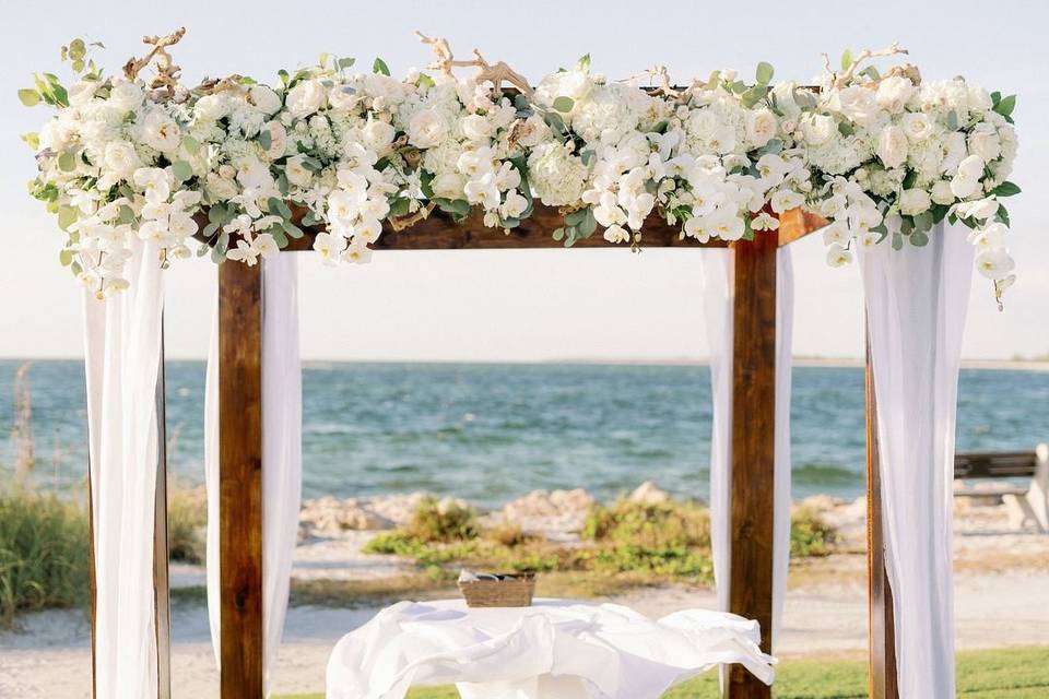 Signature Florals - Flowers - Fort Myers, FL - WeddingWire