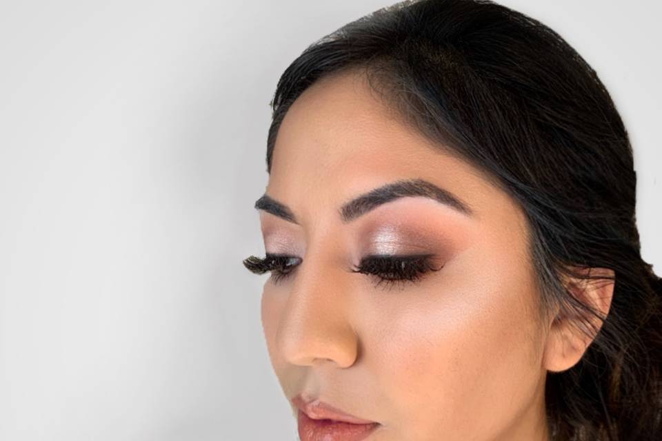 Pink shimmer shadow (side profile)