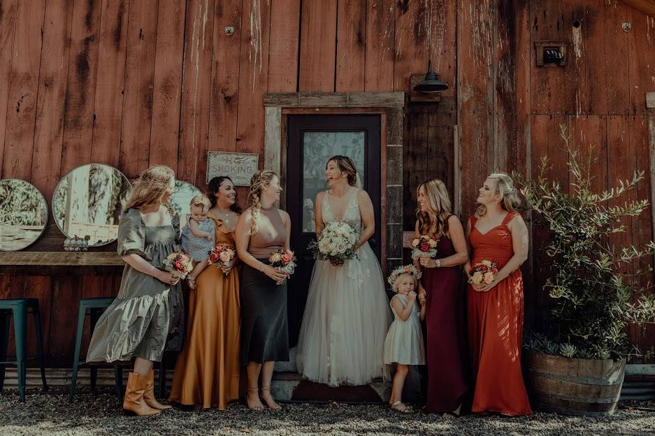 Vintage Bridal Suite Courtyard