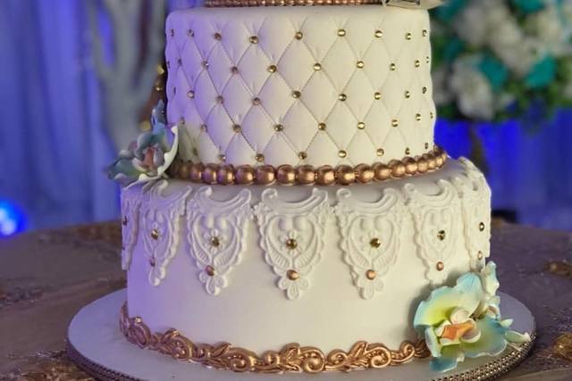 Wedding Cake #2037 – Zeina's Chocolate Boutique