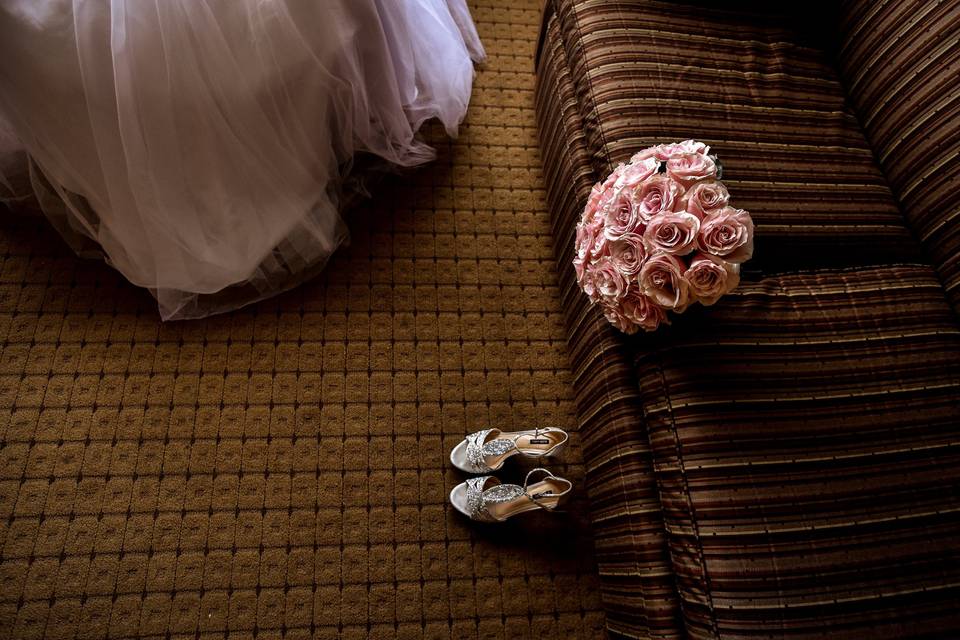 The shoes and bouquet
