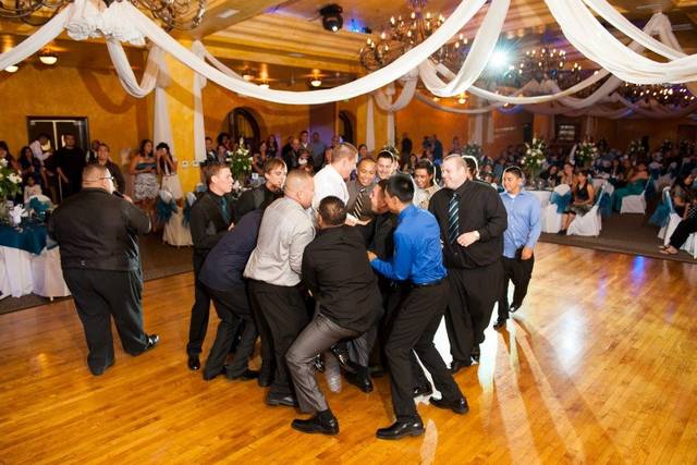 Dancing guests