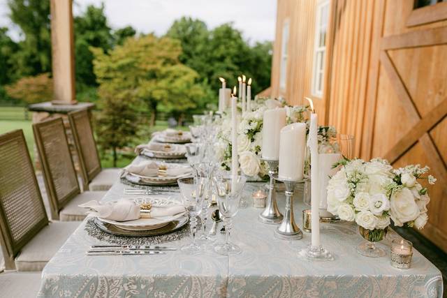 Headtable barn wedding
