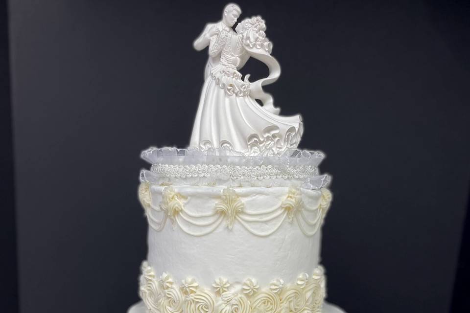Three-tiered traditional cake