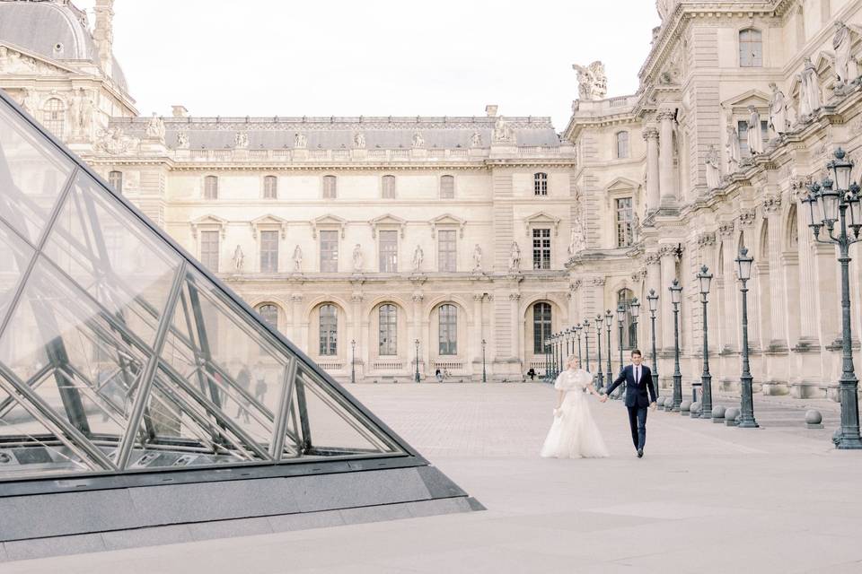 The Louvre wedding portraits