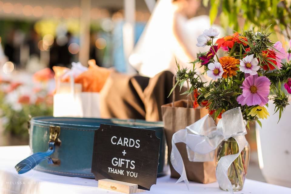 Vintage hat box as a cardbox