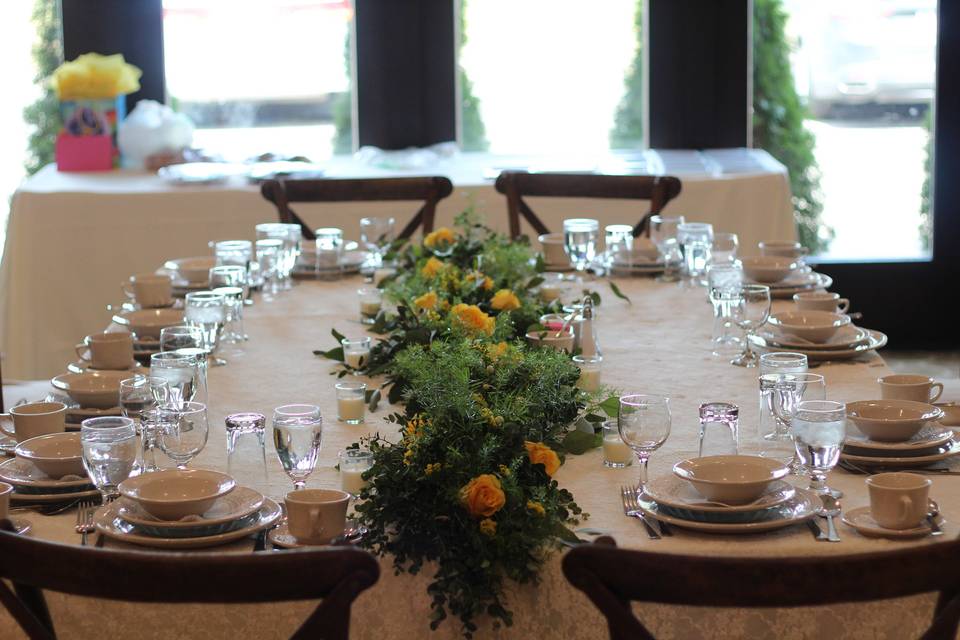 Head table arrangement