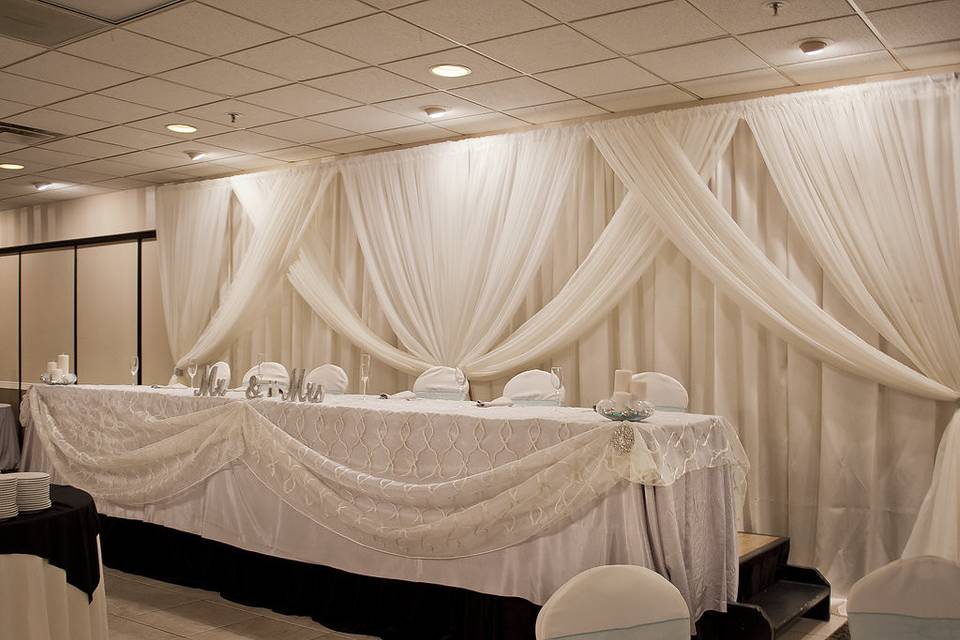 Head table and drapery