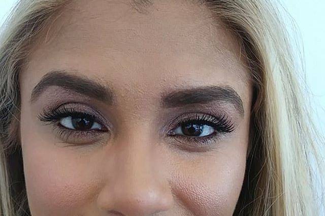 Brides maid: plum smokey eye