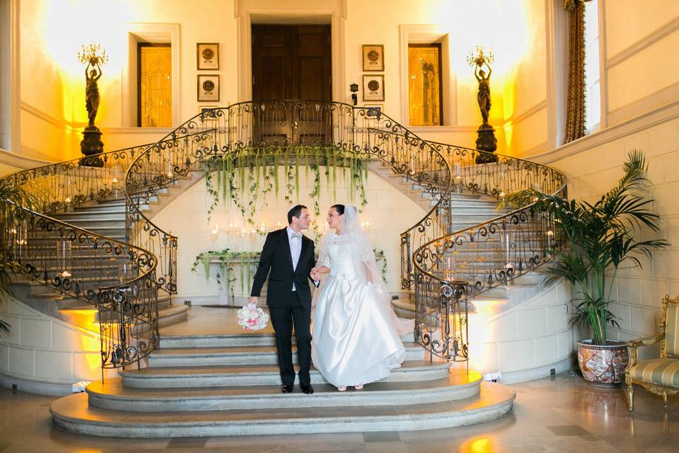 staircase floral with cascading passion vine and Amaranths