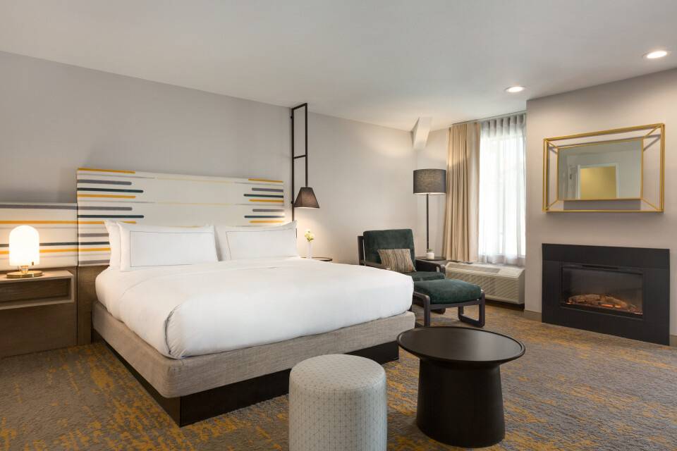 King Jr Suite