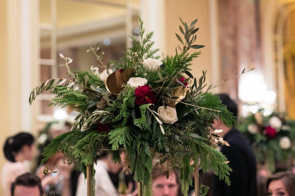 Elegant, Dramatic Centerpiece