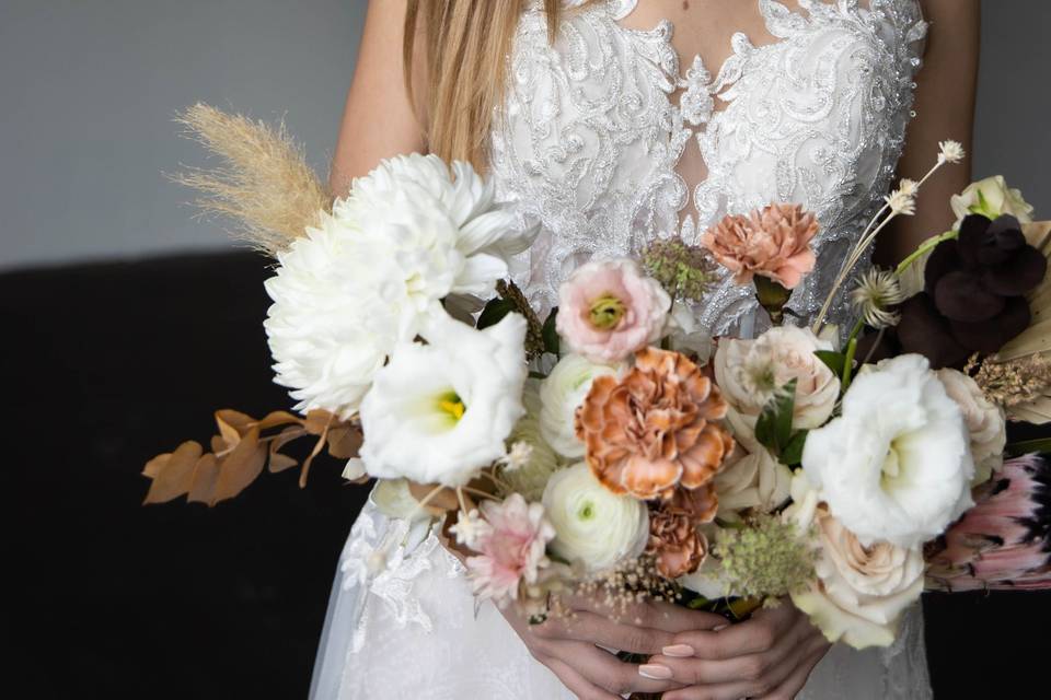 Nude bridal bouquet