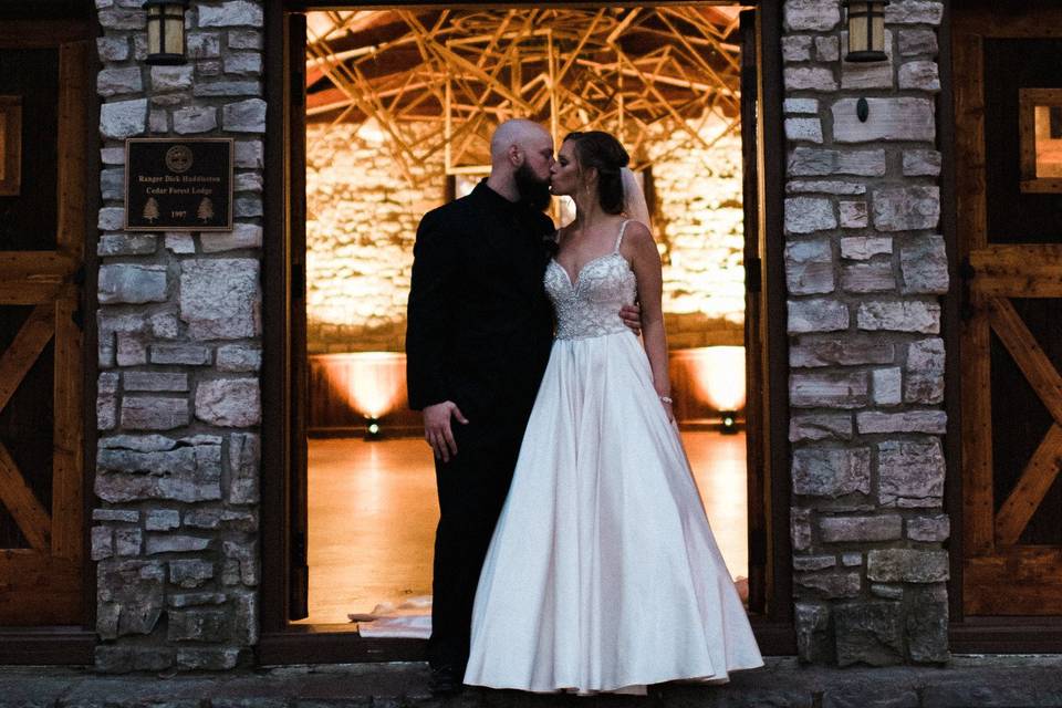 Cedar Forest Lodge Wedding and Reception.Photo: Chad Erickson Photography