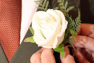 Buttonholes and corsages