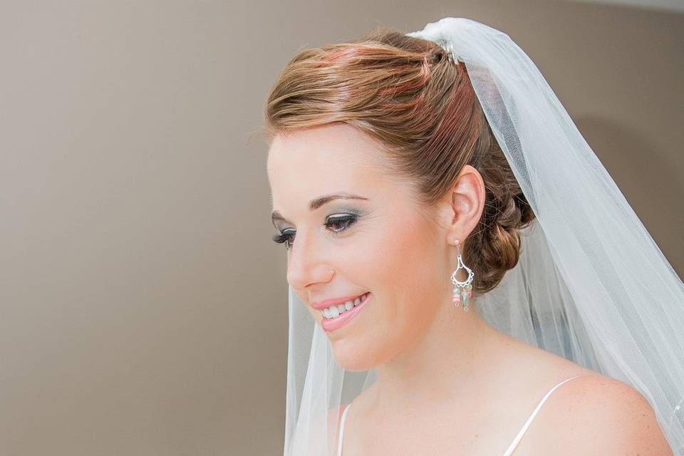 Lan Bridal Hair & Makeup Artist