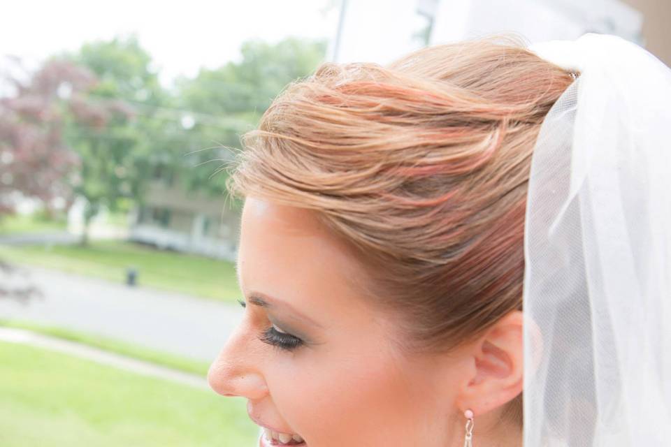Lan Bridal Hair & Makeup Artist