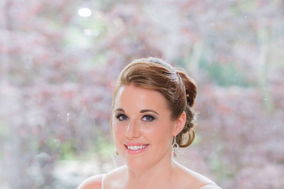 Lan Bridal Hair & Makeup Artist