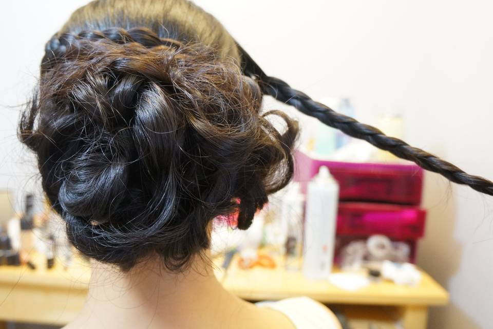 Lan Bridal Hair & Makeup Artist