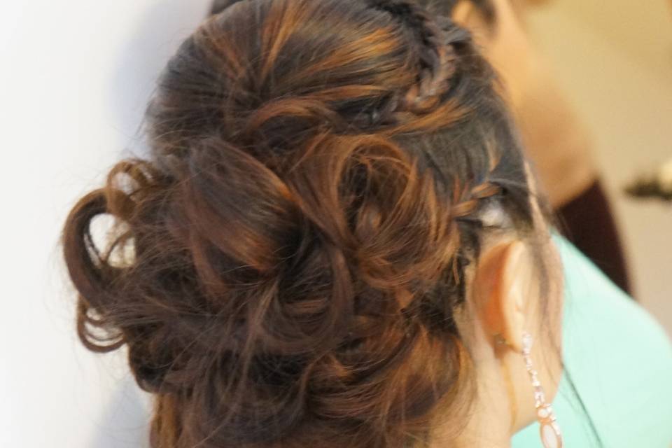 Lan Bridal Hair & Makeup Artist
