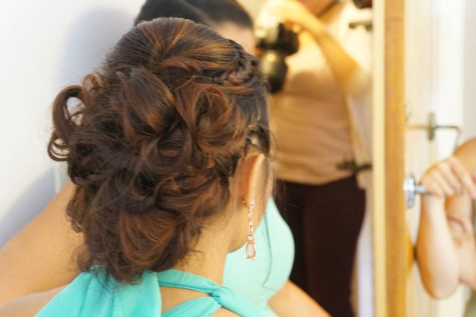 Lan Bridal Hair & Makeup Artist