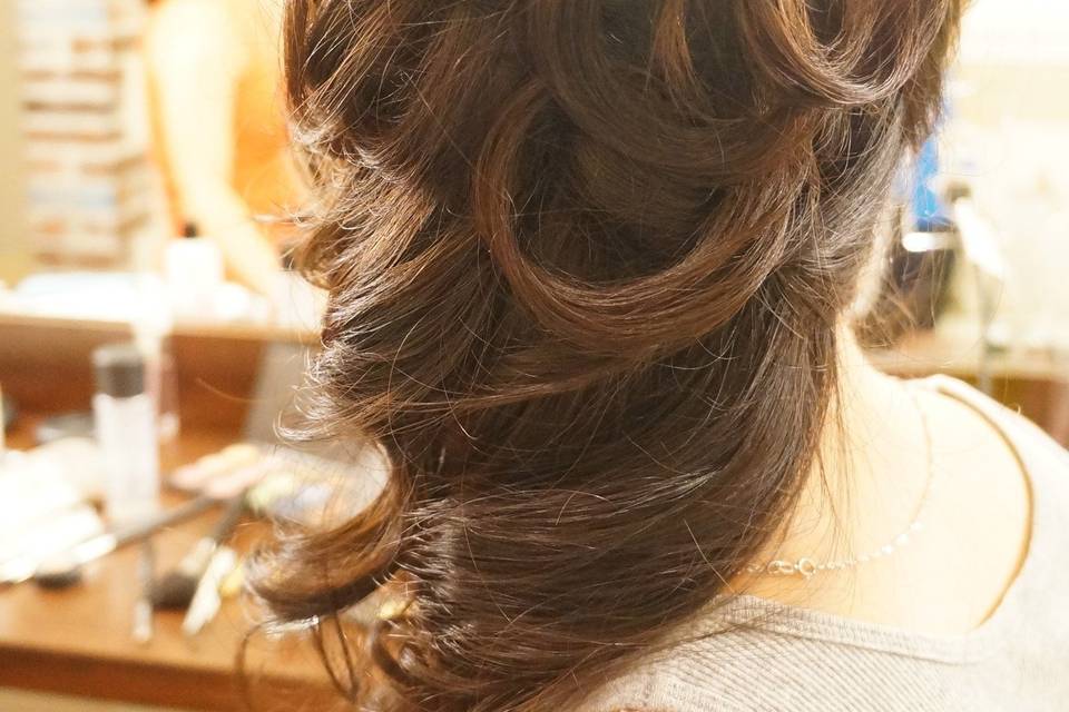 Lan Bridal Hair & Makeup Artist