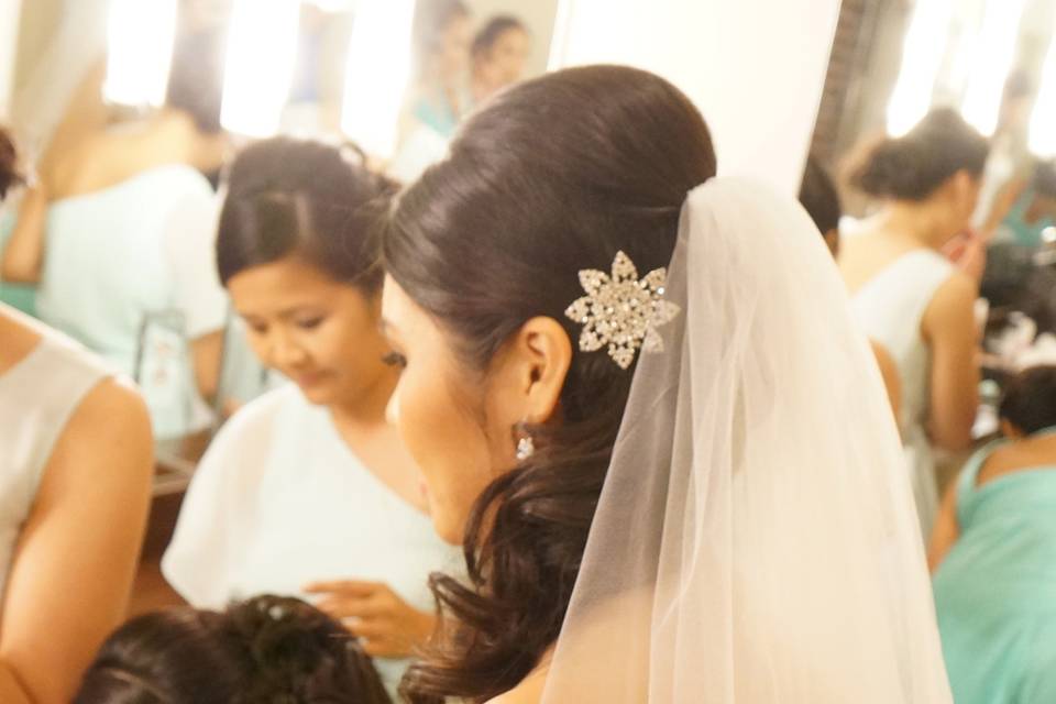Lan Bridal Hair & Makeup Artist