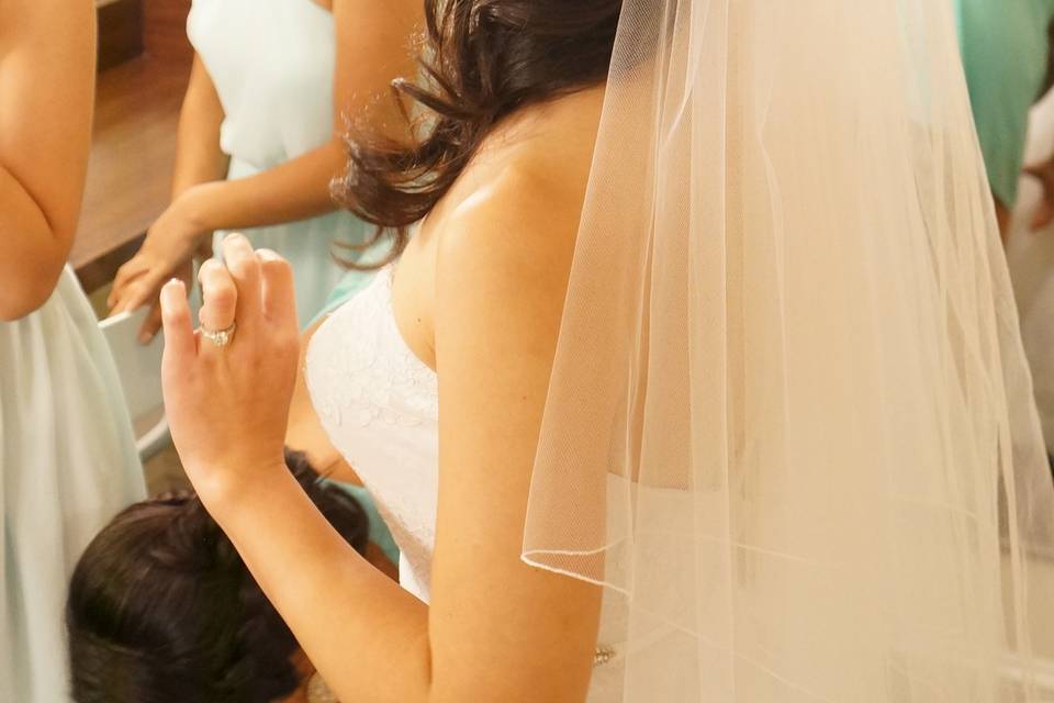 Lan Bridal Hair & Makeup Artist