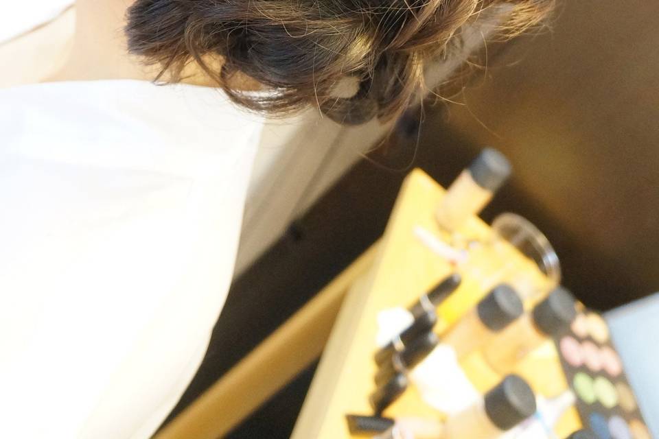 Lan Bridal Hair & Makeup Artist
