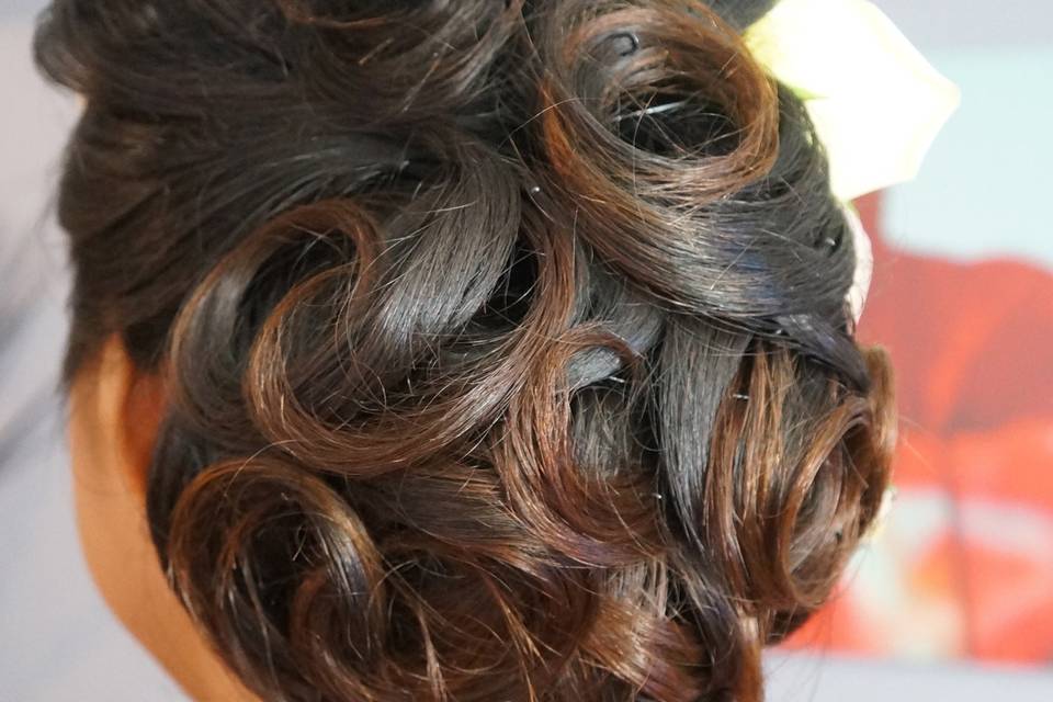 Lan Bridal Hair & Makeup Artist