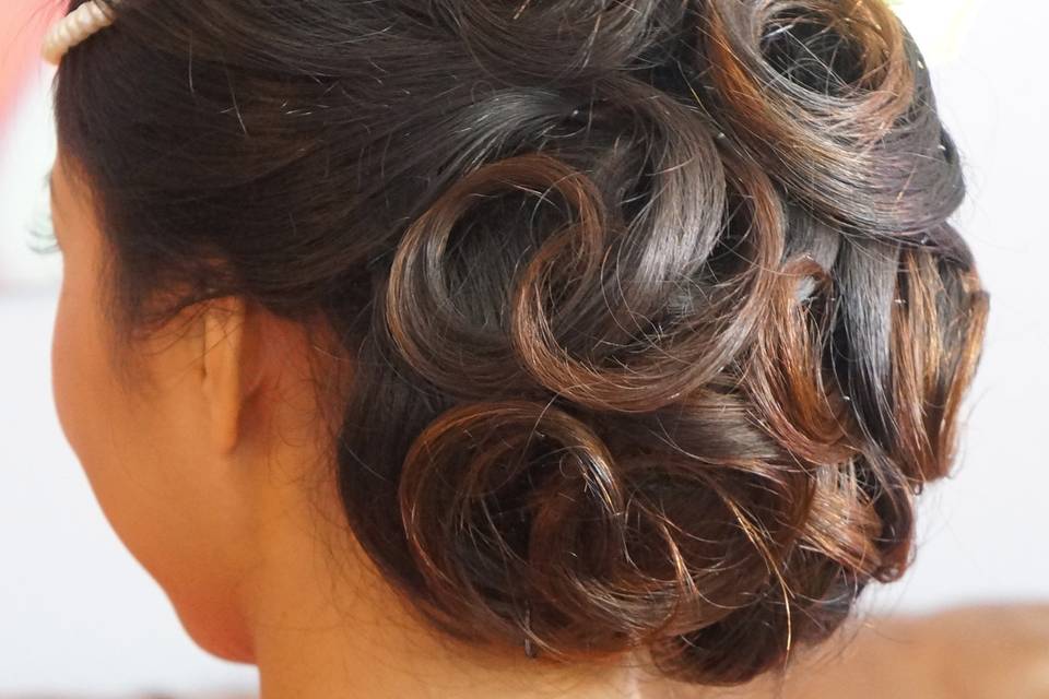 Lan Bridal Hair & Makeup Artist