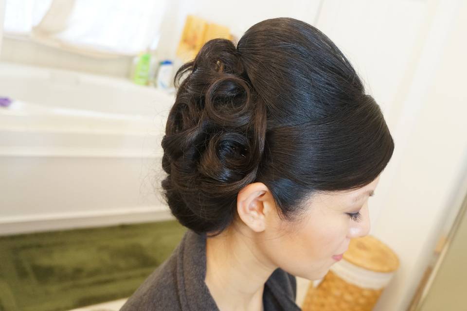 Lan Bridal Hair & Makeup Artist