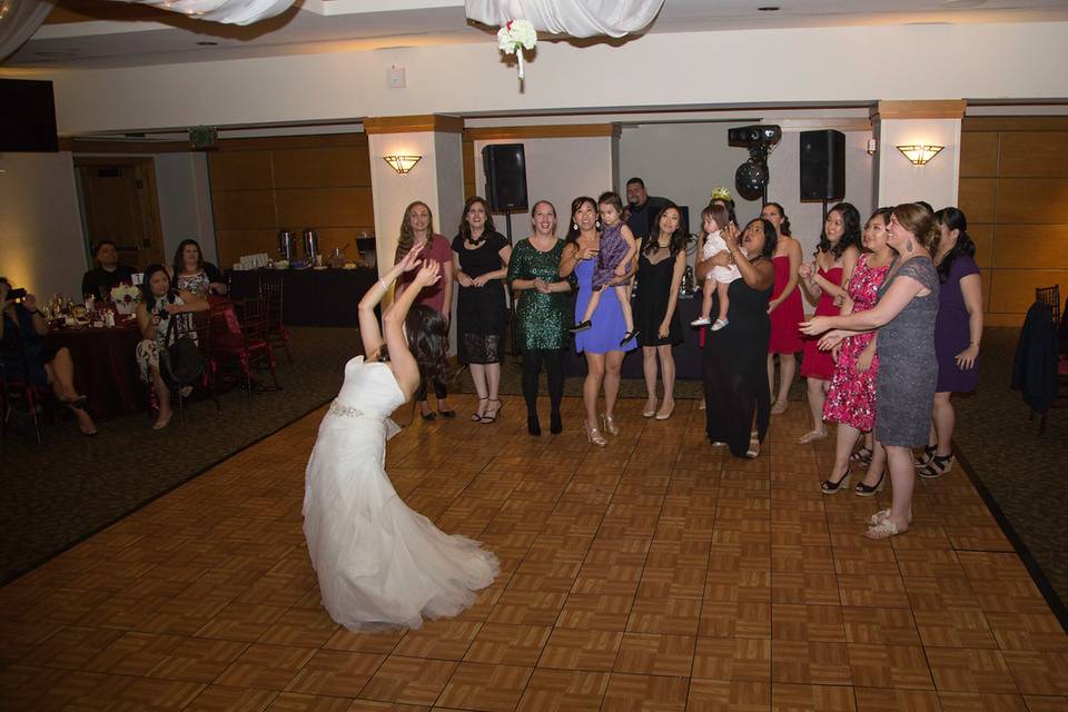 Bouquet toss