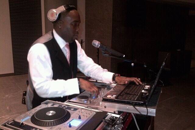 DJ KRAZY T  |  Krazy T Entertainment service