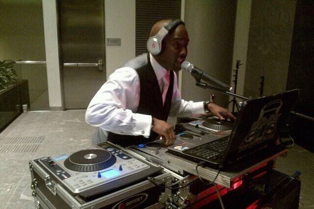 DJ KRAZY T  |  Krazy T Entertainment service