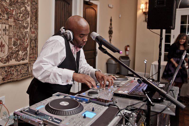 DJ KRAZY T  |  Krazy T Entertainment service