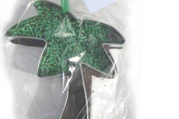 Palm Tree Cookie Cutter gift bag. Great for beach themed events. 2 sizes are available.