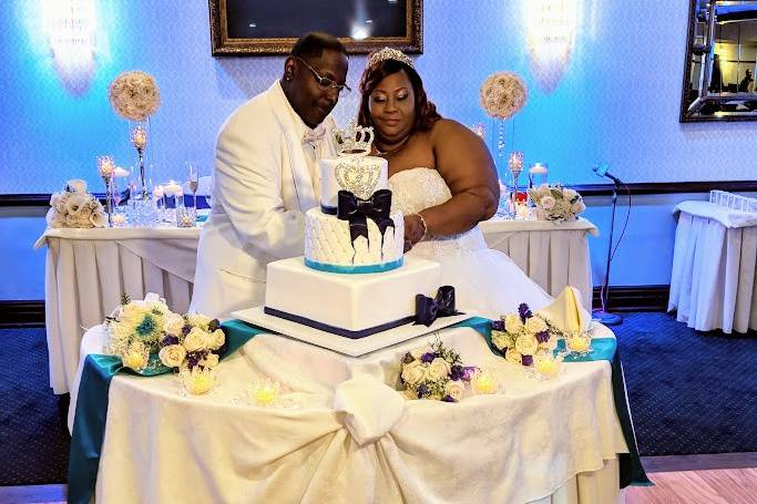 Cake cutting