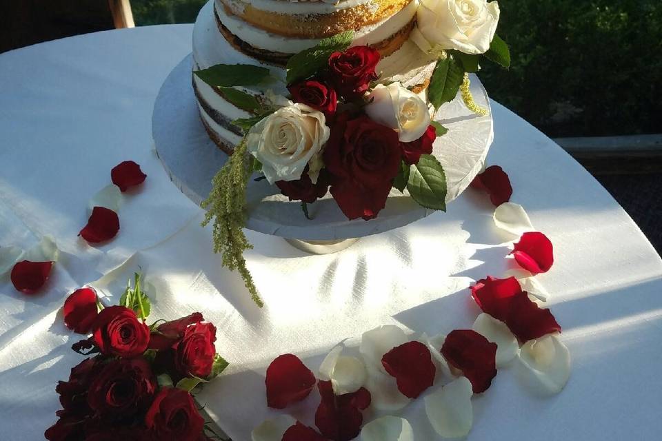 Naked Cake With Fresh Flowers