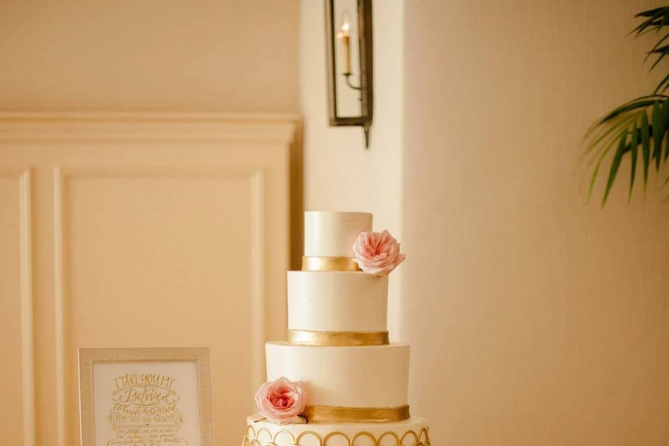 Rosette Tablecloth Ivory - Cake