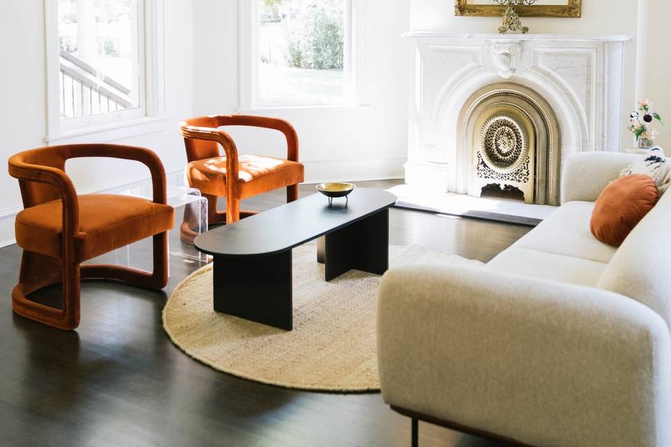 Parlor Lounge