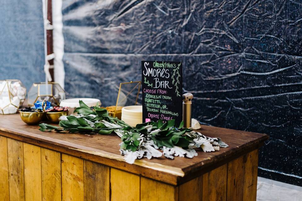 S'mores bar display